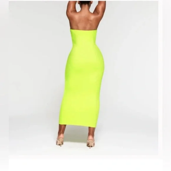 SKIMS Fits Everybody Tube Dress - Green Highlighter - Picture 2 of 5